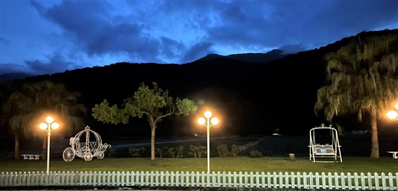 Blue And White Style Holiday B&B 関山鎮 エクステリア 写真